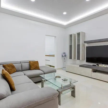 Lejlighed Stunning 2br Maisonette With Terrace In By 360 Estates