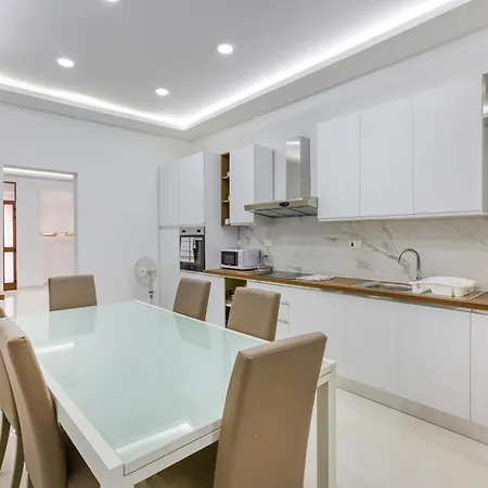 Stunning 2br Maisonette With Terrace In By 360 Estates