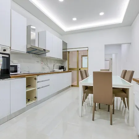 Stunning 2br Maisonette With Terrace In By 360 Estates Apartament Gzira