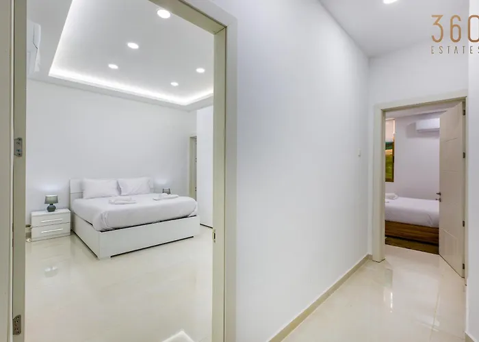 Apartment Stunning 2br Maisonette With Terrace In By 360 Estates *