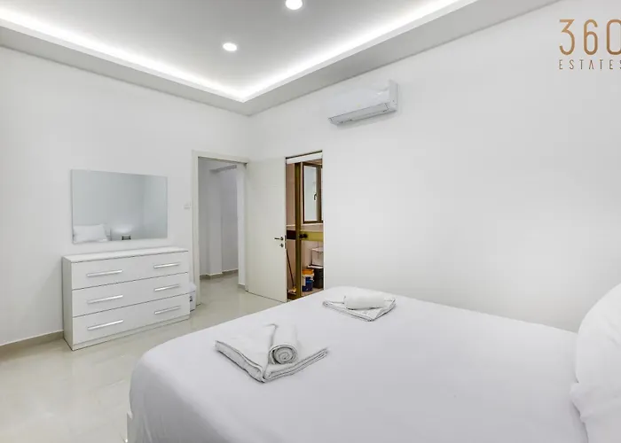 Apartment Stunning 2br Maisonette With Terrace In By 360 Estates